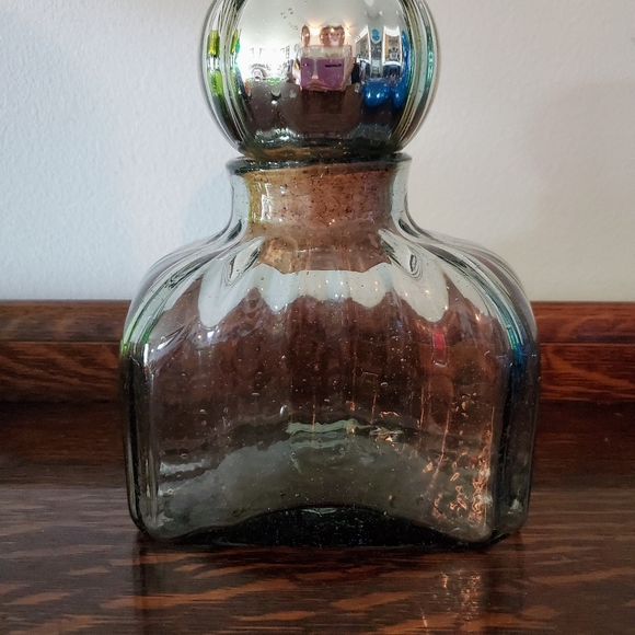 Vintage decanter w/mercury glass top - Picture 6 of 11